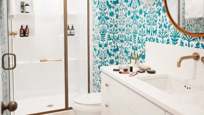 How to match the wallpaper with tiles