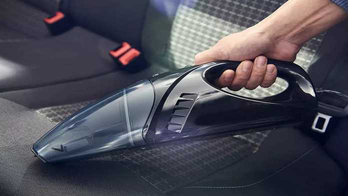 How to Clean Your Car With a Vacuum Cleaner