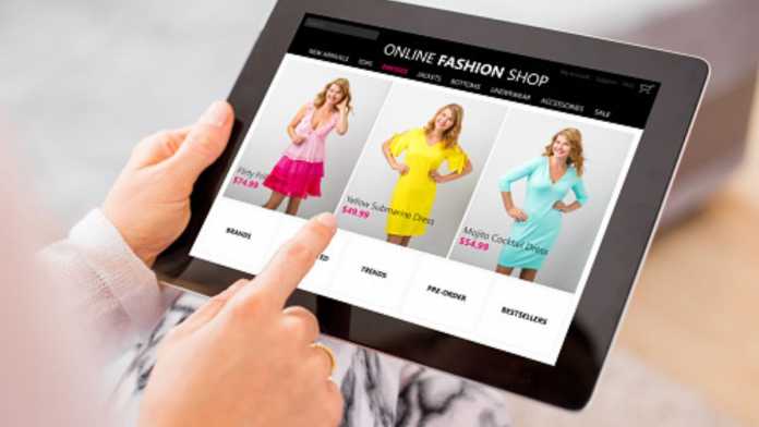 Key factors to consider before you buy from an online dress store