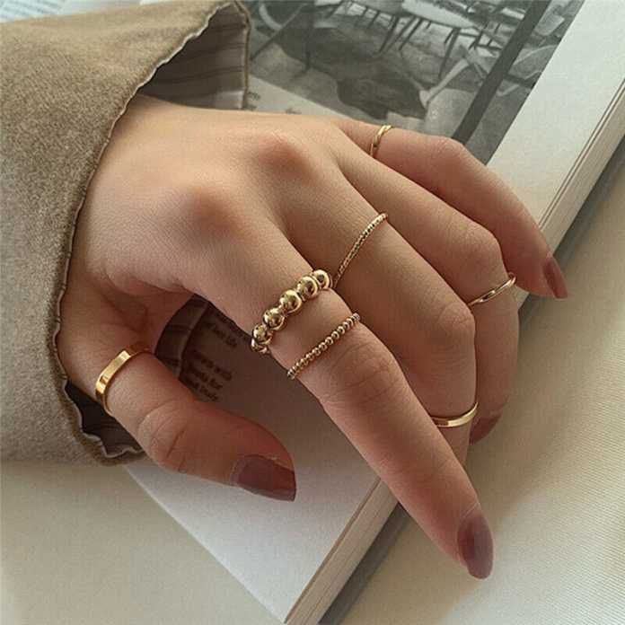 Make a Statement With the Finger Rings Collection by Van Cleef & Arpel