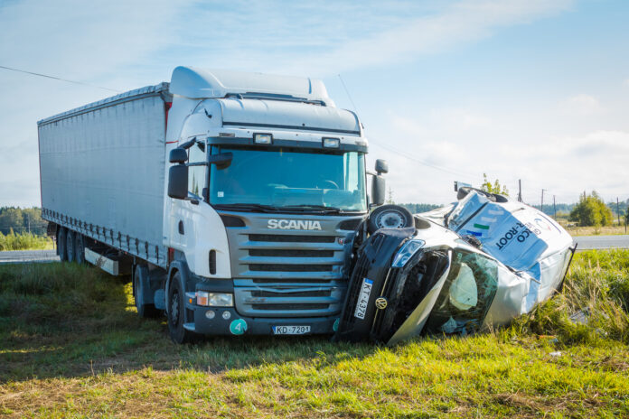 Reasons You Need a Truck Crash Lawyer to Represent You