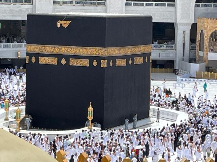 What Makes Umrah Different From Hajj: Key Distinctions Explained?