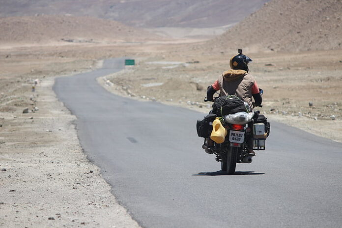 leh ladakh bike trip