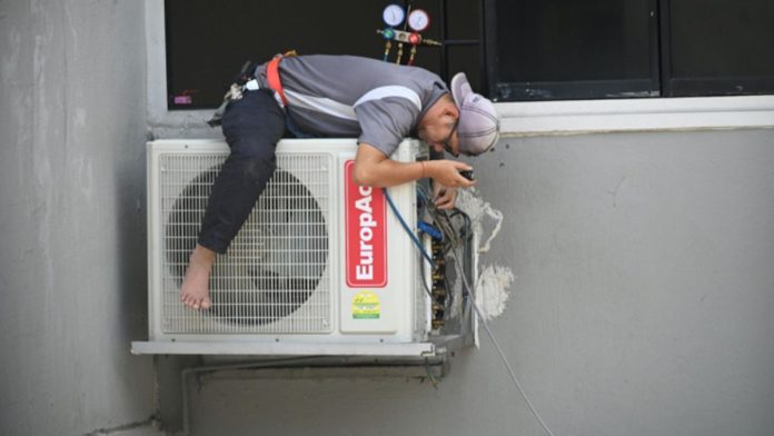 Maintenance Plans for Heat Pumps and Mini Splits Ensuring