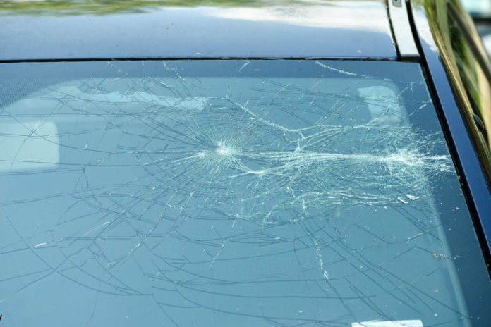 5 Common Causes of a Broken Windshield in Lincoln and How to Prevent Them