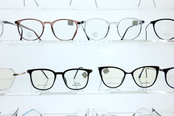 A Comprehensive Guide to Matching Glasses Frames with Your Style