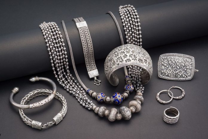 Source jewelry from India to boost your business