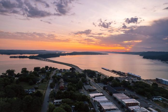 The Best Time of Year to Visit Guntersville Resorts for Stunning Views