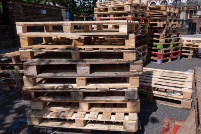 Best Places to Buy New & Used Pallets in London