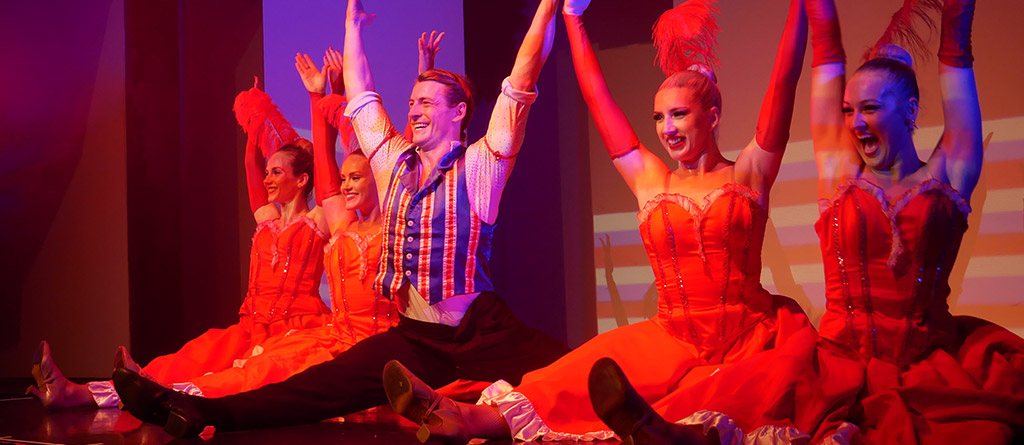 Cabaret Show on Dinner Cruise