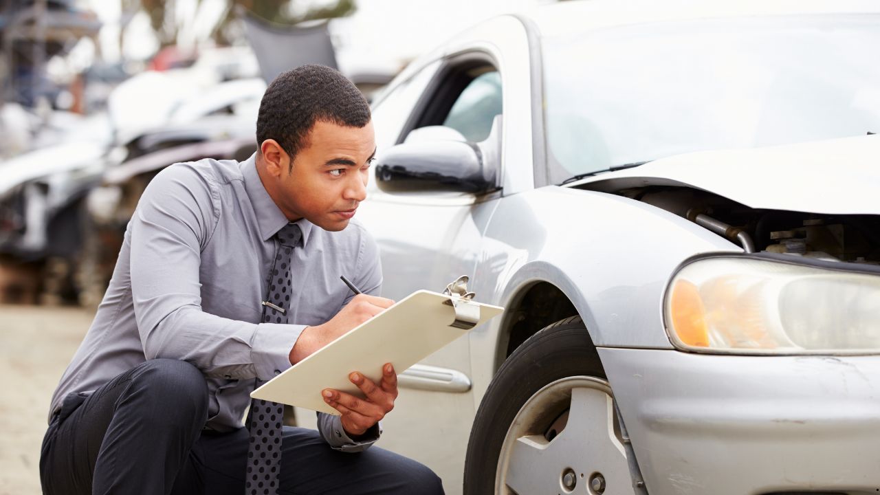 What Insurance Adjusters Notice First After an Accident in Austin