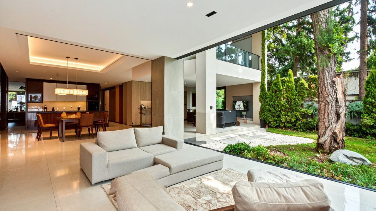 Optimizing Modern Interiors: Balancing Aesthetics and Acoustics in Commercial Spaces