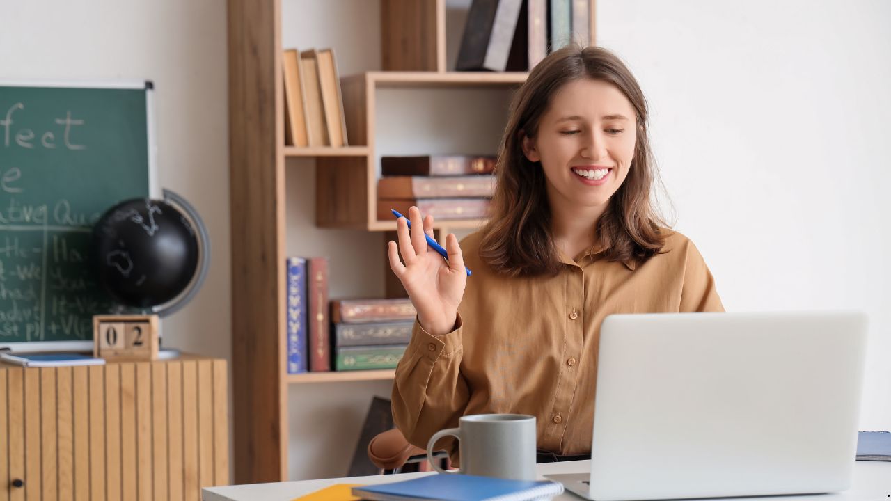 Live Native Teacher Lessons: Inside XD English Online Classes