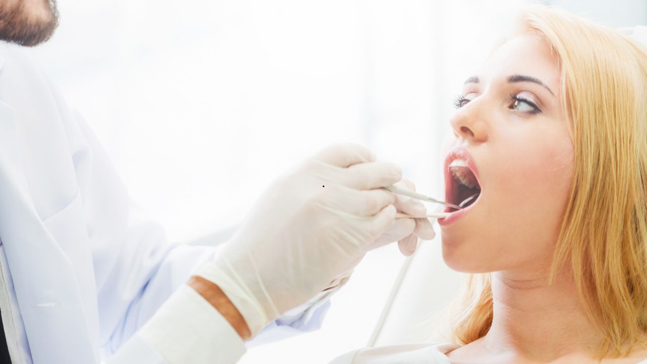 6 Benefits Of Choosing A Family Dentist Who Offers Cosmetic Services