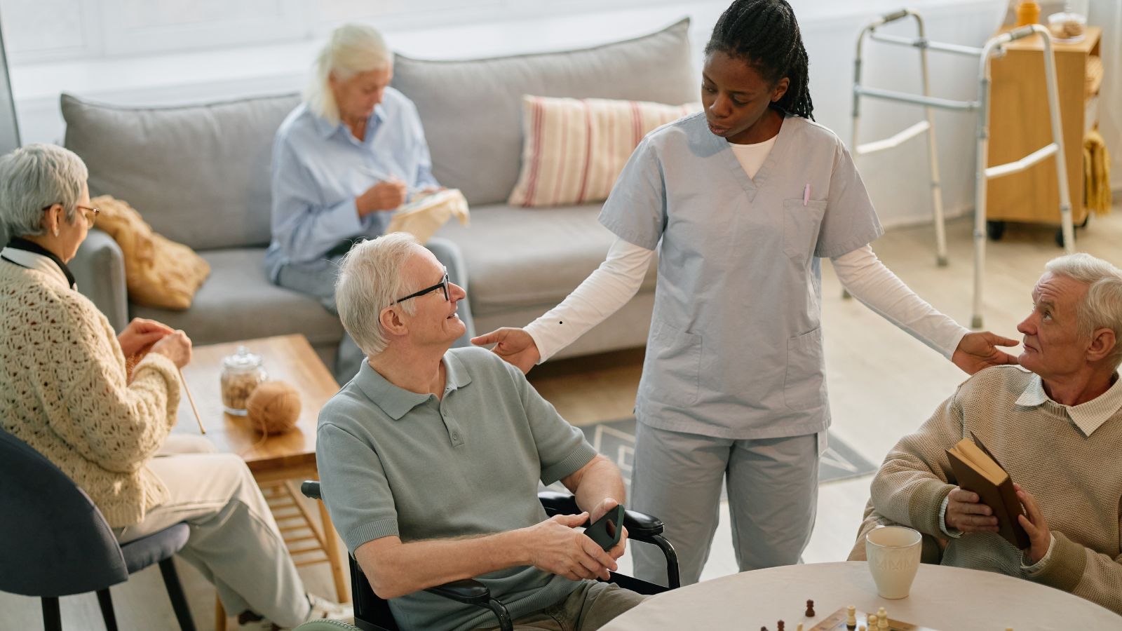 How Assisted Living Communities Foster Independence for Seniors