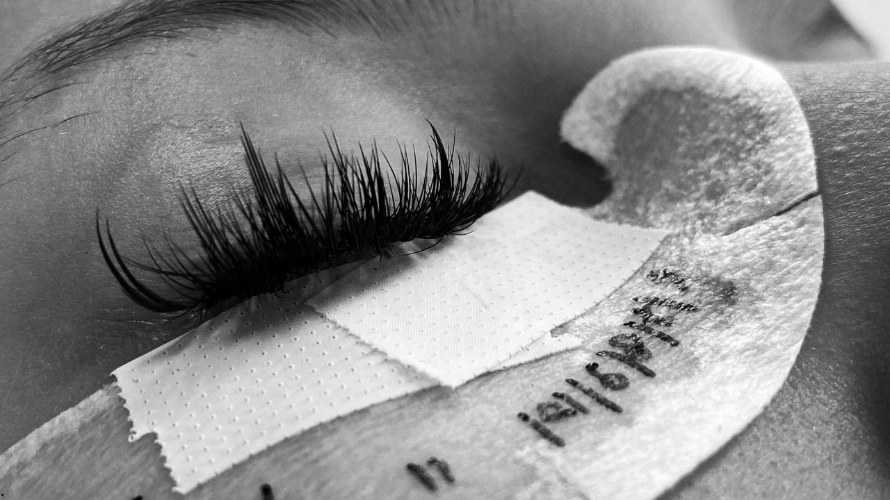 The Ultimate Guide to Your Lash Tech Course