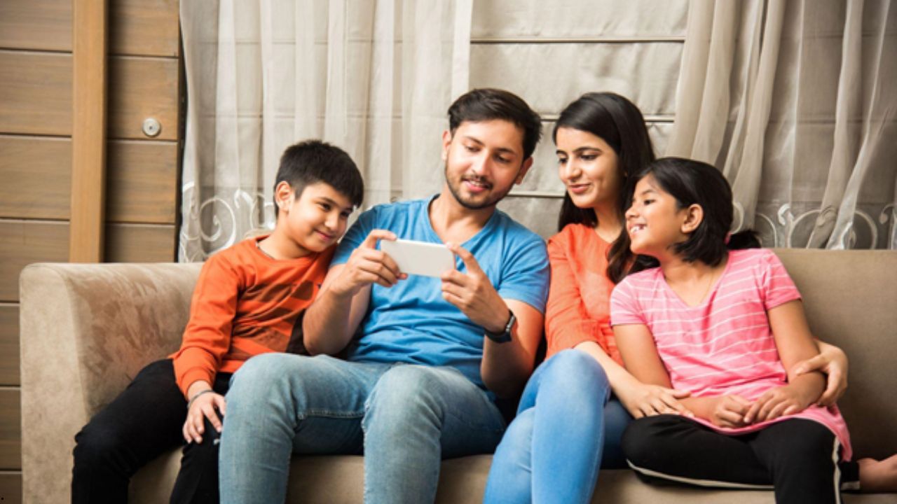 Why Family Floater Health Insurance is a Popular Choice and How to Choose It Wisely